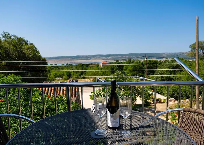 דירה 3 Bedroom Gorgeous In