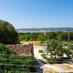 Apartamento Beautiful In With Wifi
