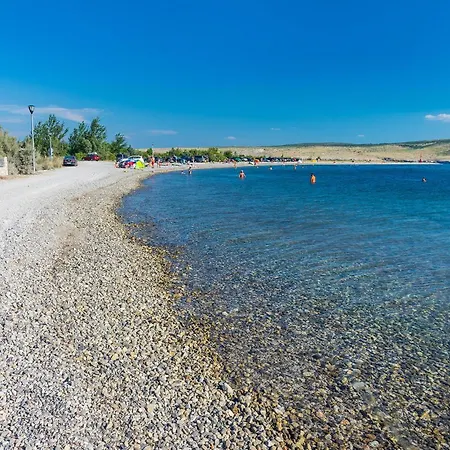 3 Bedroom Gorgeous In Appartement Seline