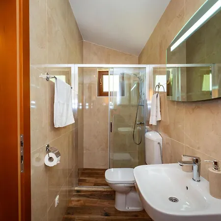 3 Bedroom Gorgeous In * Seline