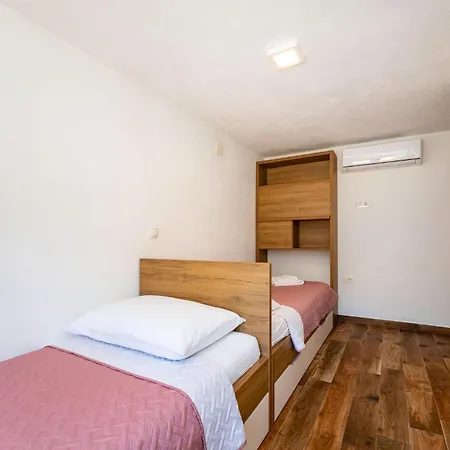 Apartamento 3 Bedroom Gorgeous In *