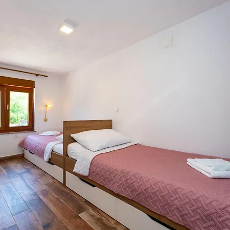 Apartamento 3 Bedroom Gorgeous In *