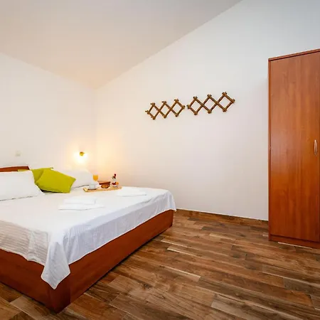 3 Bedroom Gorgeous In Seline